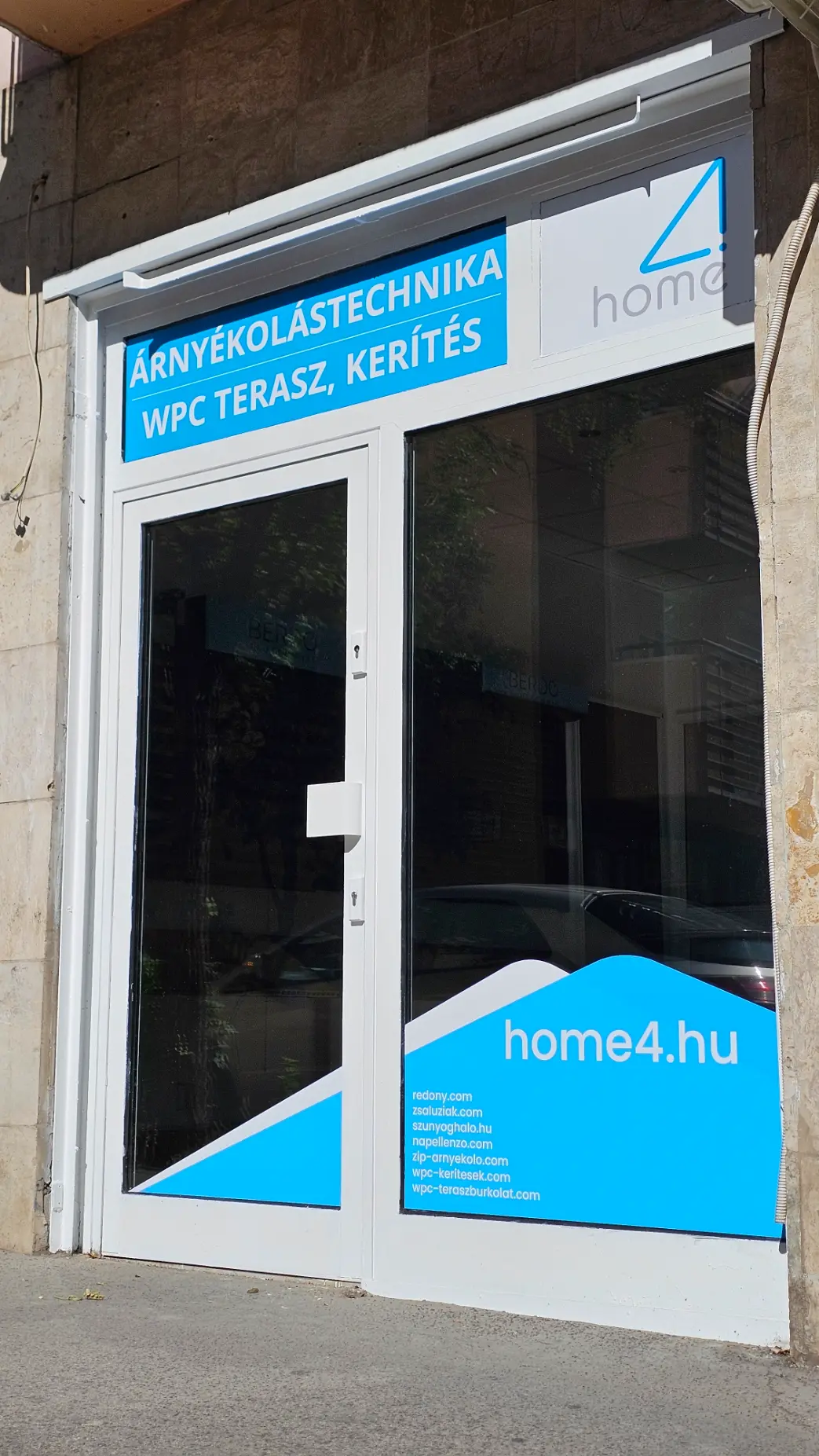 Home4 WPC és Árnyékolástechnikai bemutatóterem