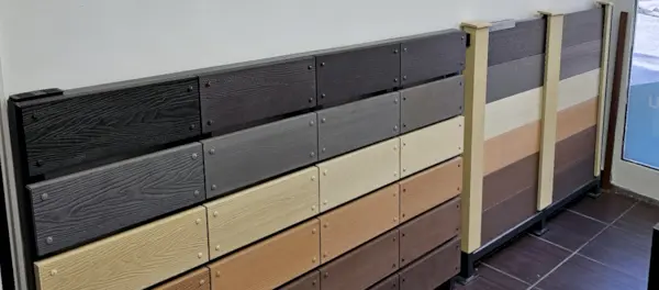 20x140-es WPC kerítéslécek a bemutatóteremben