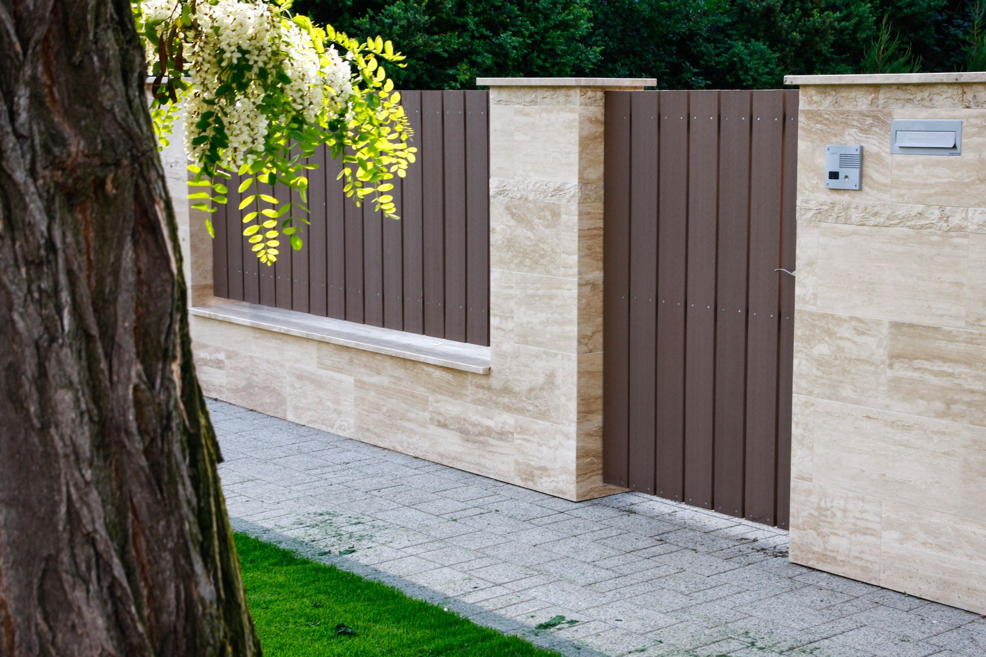 Légkamrás 20x140 mm-es WPC kerítéselemek