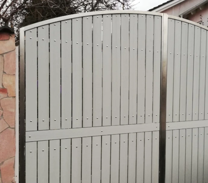 Tömör WPC kerítés kapu